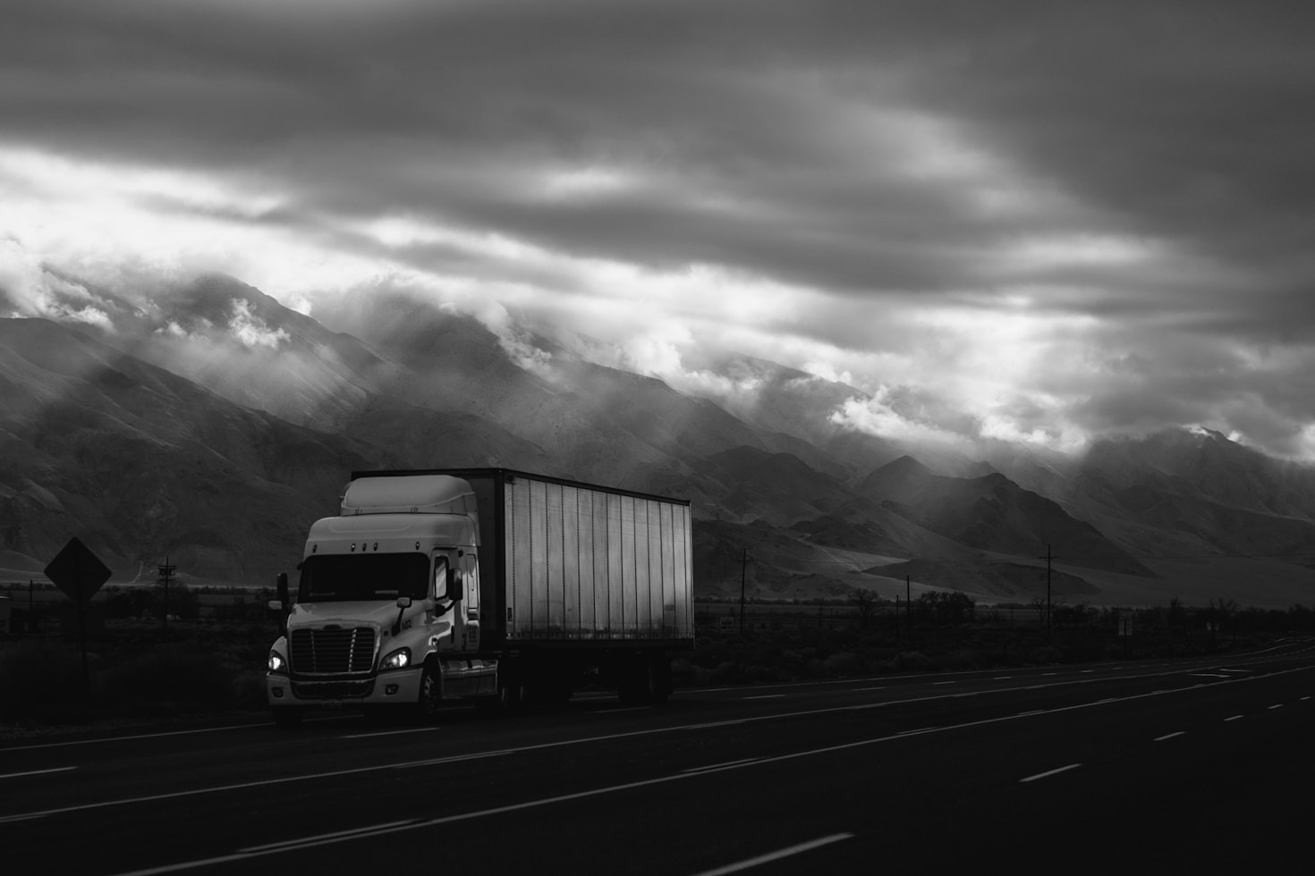 Independent Trucking Success Stories: Lessons Learned